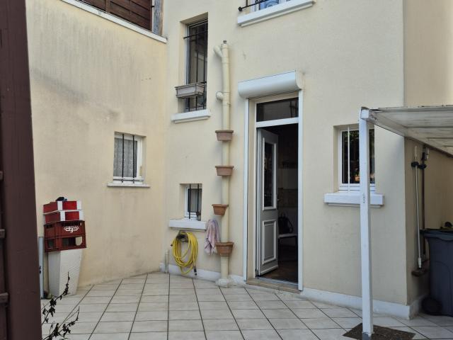 Aulnay Sous Bois PAVILLON de 4 chambres + dépendance