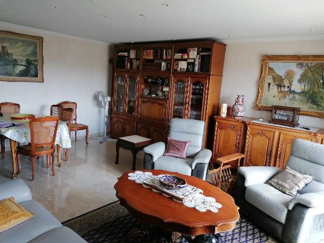 AULNAY SOUS BOIS T4 98 M² 2 PARKINGS, CAVE, BALCONS