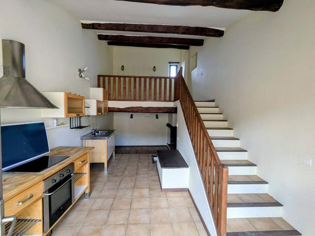 AUPS, charmante maison de village avec terrasse au calme. 129m² Aups