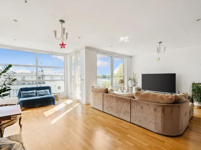 Aura House, Melliss Avenue, Kew Riverside TW9, 2 bed flat to rent, £3,200 pcm | PrimeLocation