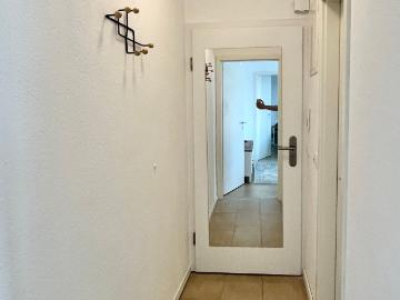 Aura 4 close to city center & fully furnished with tram connection, Bielefeld Amsterdam Apartments for Rent