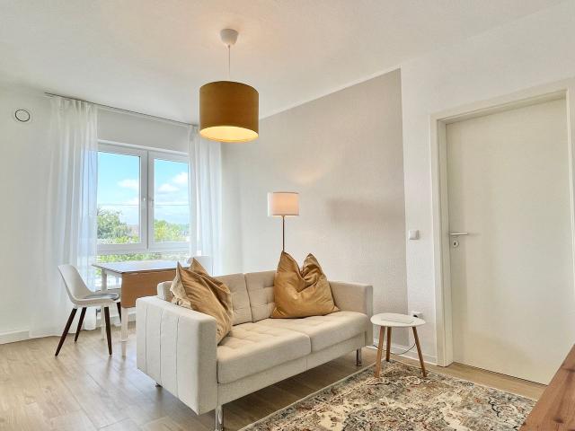 Aura 4 close to city center & fully furnished with tram connection, Bielefeld Amsterdam Apartments for Rent
