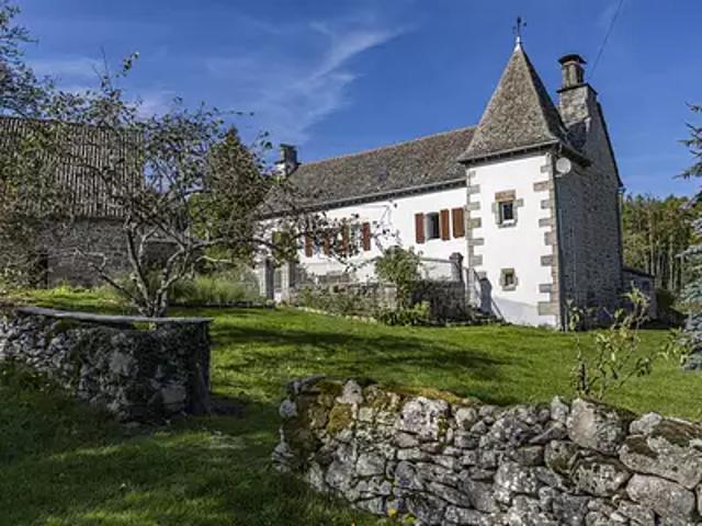 Auriac 19220 Achat / Vente maison 8 pièces t8