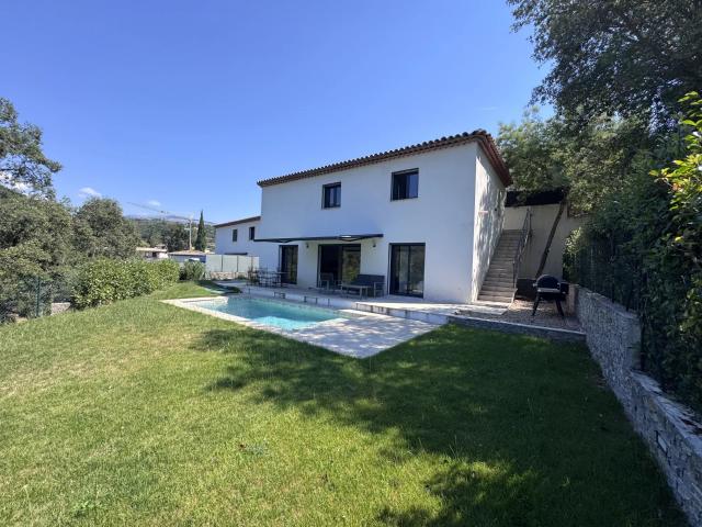 AURIBEAU SUR SIAGNE – VILLA RÉCENTE AVEC PISCINE, GARAGE ET VUE DÉGAGÉE