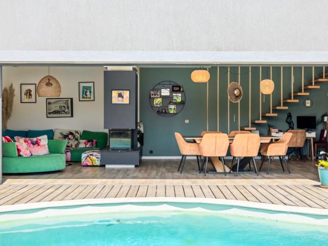 AURIBEAU/SIAGNE VILLA 5P avec piscine, garage et appartemen. 250m² Auribeau sur Siagne