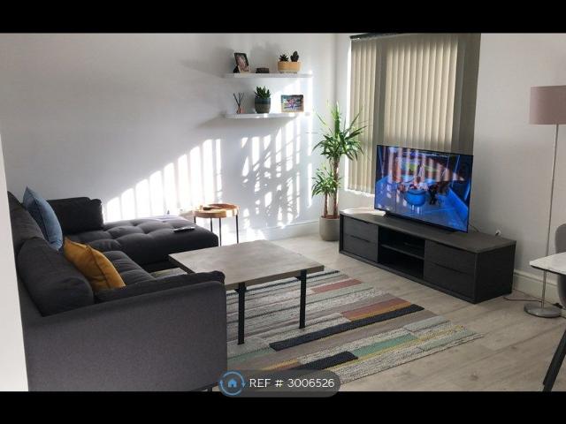 Auriga House, Sutton SM2, 1 bed flat to rent, £1,850 pcm | PrimeLocation