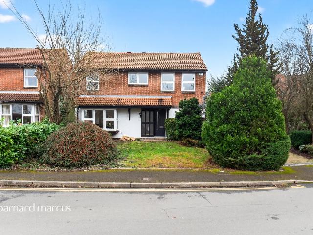Auriol Park Road, Worcester Park KT4, 4 bed property to rent, £2,750 pcm | PrimeLocation