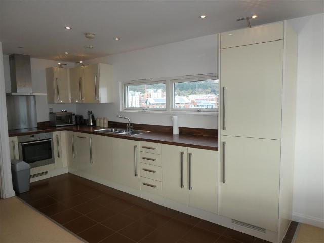 Aurora Building, Trawler Rd, Maritime Quarter, Swansea SA1, 2 bed flat to rent, £1,200 pcm | PrimeLocation