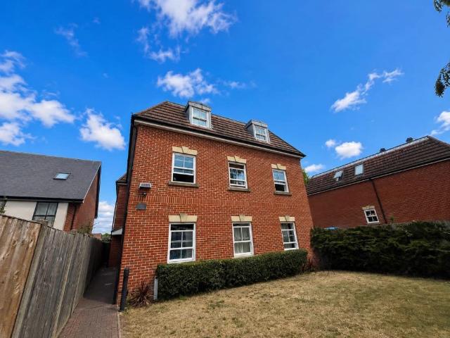 Aurora House, Bath Road, Thatcham RG18, 1 bed flat to rent, £1,000 pcm | PrimeLocation