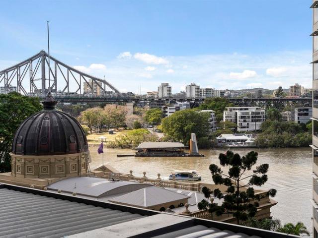 Aurora Stylish Apartment ready for you to move into