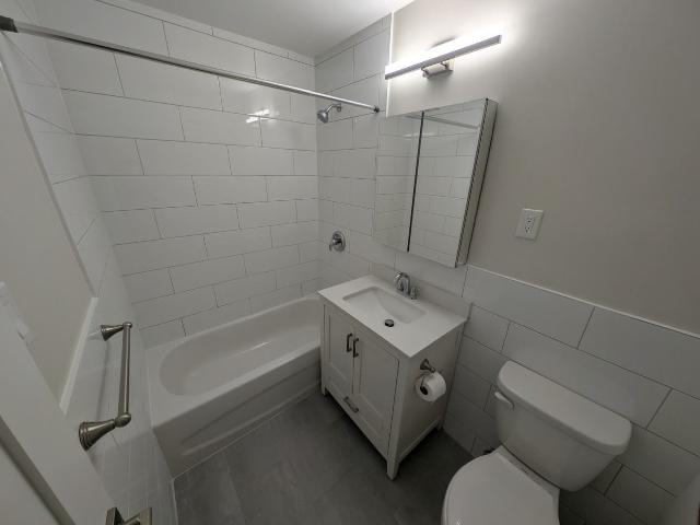 Aurora Towers 1 Bedroom Apartment for Rent at 90 Temperance St, Aurora, ON L4G 2P9 Aurora Heights