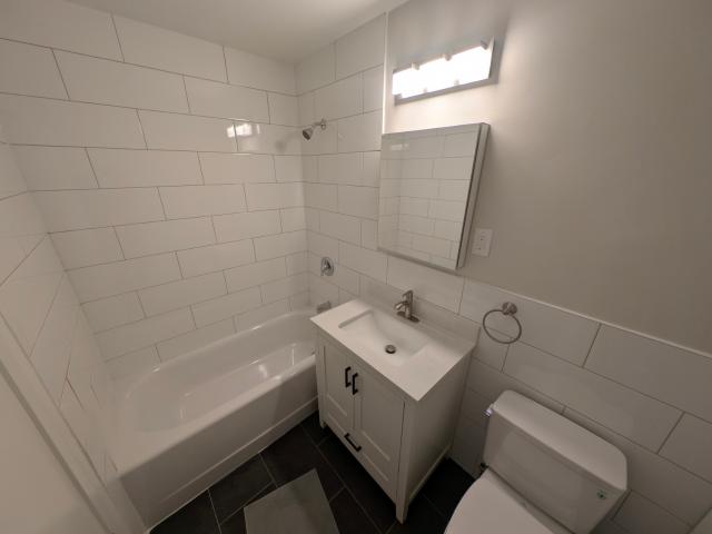 Aurora Towers 90 Temperance Street Bachelor [object Promise] for Rent