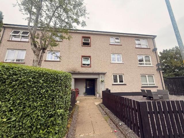 Aurs Crescent, Glasgow G78, 2 bed flat to rent, £850 pcm | PrimeLocation