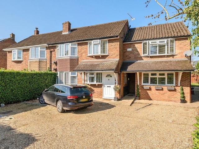 Austenwood Close, Chalfont St. Peter. 2 bed flat to rent £1,550 pcm £358 pw