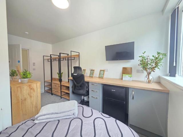 Austin Friars, Stafford, ST17 4AP 1 bed in a house share to rent £615 pcm £142 pw