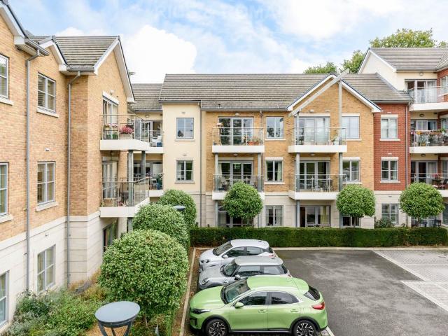 Austin Place, Weybridge KT13, 1 bed flat to rent, £1,600 pcm | PrimeLocation