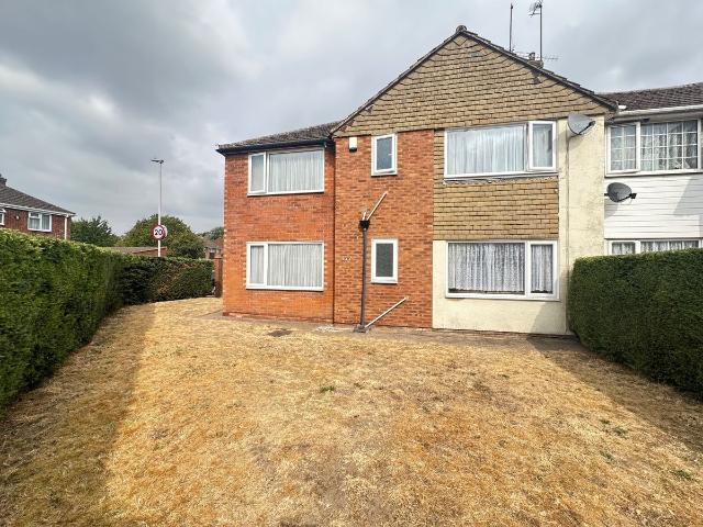 Austin Road, Luton, Bedfordshire LU3, 5 bed semi detached house to rent, £2,250 pcm | PrimeLocation