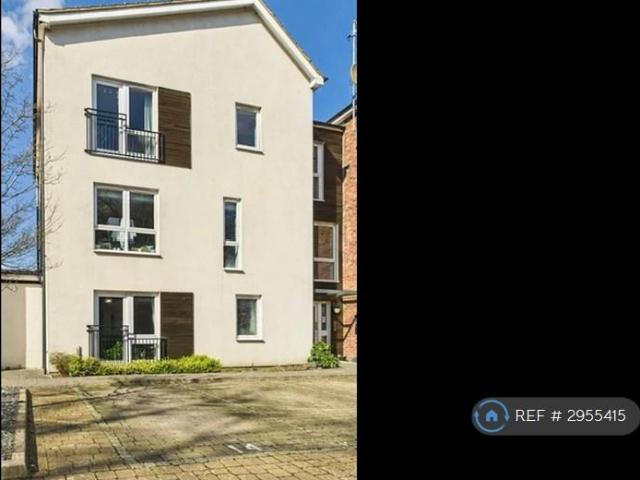 Austin Way, Bracknell, RG12 2 bed flat to rent £1,600 pcm £369 pw