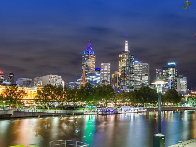 AUSTRALIA 108 Three Bedr Luxury on Level 90 Nomination Sale with Maximum Stamp Duty savings available