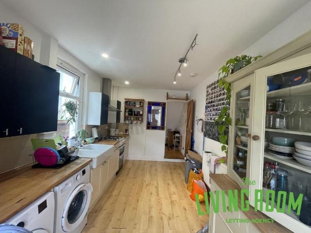 Australia Road, Cathays, 3 bed house to rent £1,590 pcm £367 pw