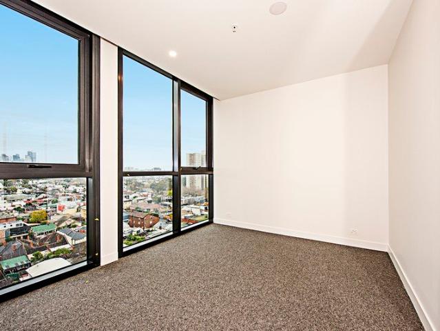 AUSTRALIAN LUXURY THAT FEELS LIKE HOME IN THE HEART OF RICHMOND!