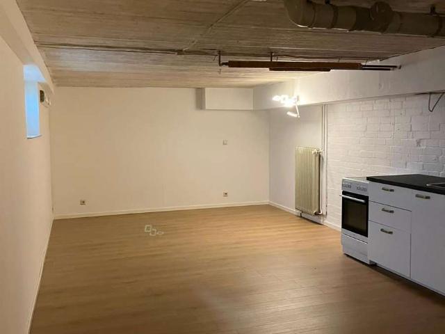 ausgebaute Keller/ Handwerkerwohnung mit 2 Zimmern in Hamburg Bramfeld