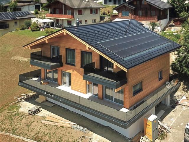 Ausnahmechalet, das Modernität und ökologische Effizienz vereint