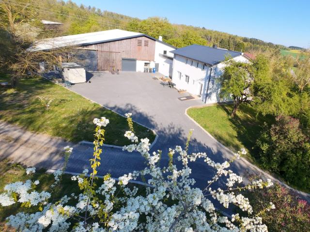 AussAussiedlerhof mit Autarkie Infrastruktur – 4 ha, Inselbetrieb, Selbstversorgung | Ohne Makler