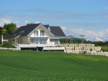 Außergewöhnlich neues Eigentum, 10 Zimmer, Panoramablick auf die Landschaft und den See, eine unbelästigte Gegend