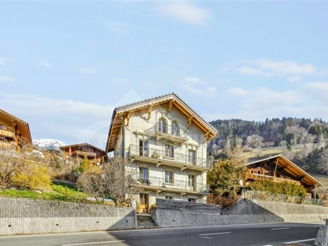 AUSSERGEWÖHNLICH – GROSSES HAUS ZU RENOVIEREN