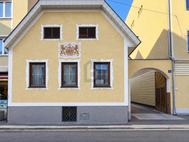 AUSSERGEWÖHNLICH GROSSZÜGIG UNIKAT