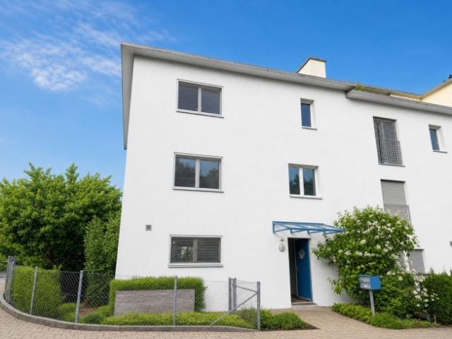 Aussergewöhnlich grosszügiges 7.5 Zimmer mit Südgarten und vielseitigem 2. Obergeschoss