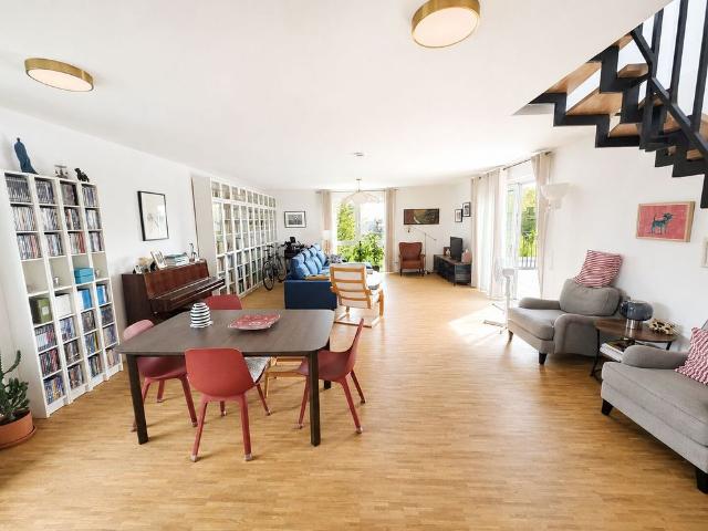 Außergewöhnlich repräsentative Mietwohnung mit zwei großen Dachterrassen und Weitblick