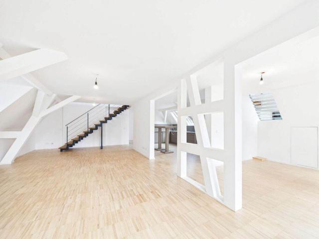 Außergewöhnlich wohnen – 5 Zimmer, Maisonette, mitten in Stuttgart