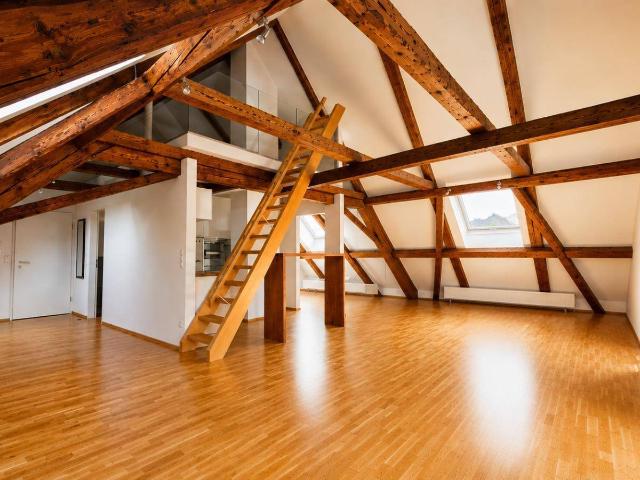 Außergewöhnliche 2,5 Zimmer Dachgeschosswohnung mit Galerie & historischem Sichtgebälk in Bürs € 1.345,00 Warmmiete
