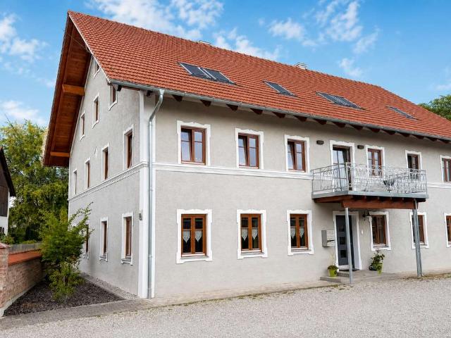Aussergewöhnliche 3 Zimmer Dachgeschosswohnung in Inkofen