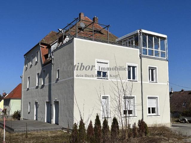 Außergewöhnliche und sehr großzügige 5 Zimmer Mansardenwohnung mit Dachterrasse und Wintergarten