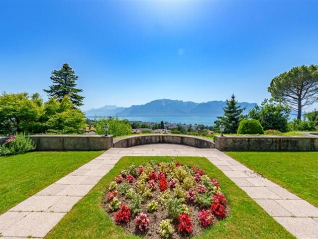 Außergewöhnliche Villa, atemberaubender Blick auf den See und die Alpen, ideale Lage
