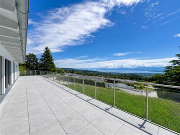 Ausgezeichnete Villa mit Panoramablick auf den Genfer See und die Alpen