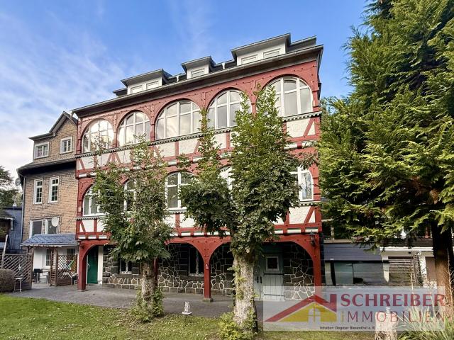 Außergewöhnliche Wohnung mit 2 Zimmern, Kamin, Einbauküche in sehr ruhiger Lage zu vermieten