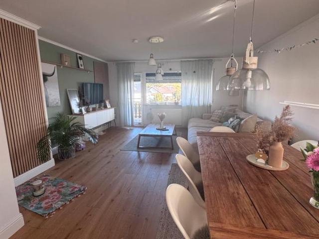 Außergewöhnliche Wohnung im 2 Familien Haus