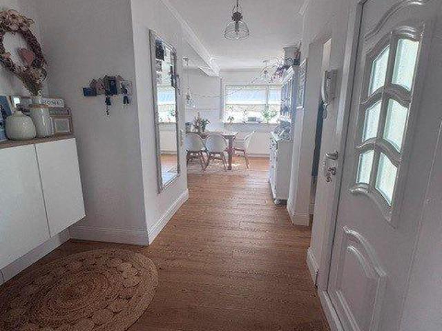 Außergewöhnliche Wohnung im 2 Familien Haus