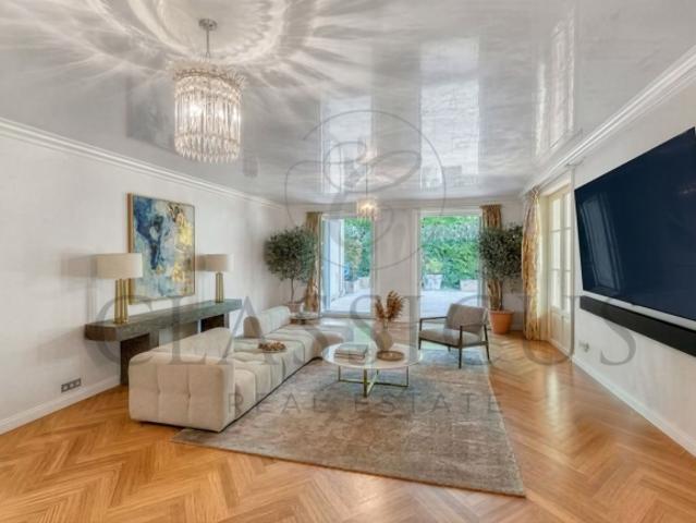 Außergewöhnliche Wohnung in absoluter Ruhe, im Herzen von Vandoeuvres