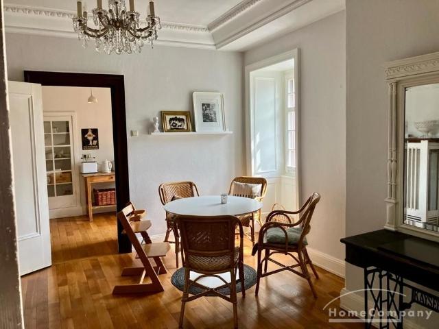Außergewöhnliche Wohnung in herrschaftlicher Villa am Staden