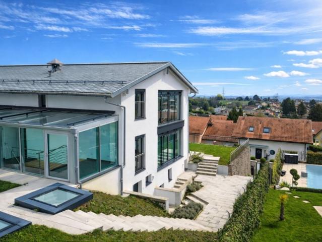 Außergewöhnliche zeitgenössische Villa am Stadtrand von Lausanne