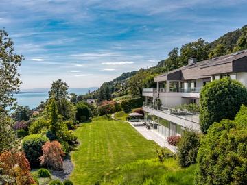 Aussergewöhnliche, zeitgenössische Villa mit Panoramablick