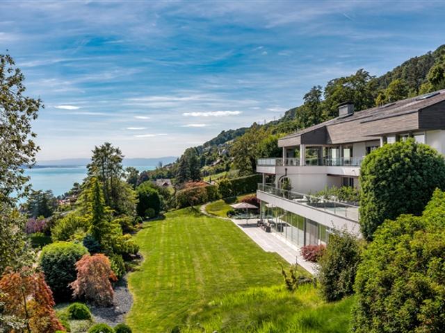 Aussergewöhnliche, zeitgenössische Villa mit Panoramablick