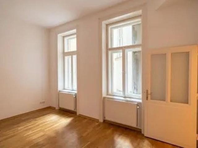 Außergewöhnliche Altbau Stadtwohnung auf ca. 208 m² Wohnen auf Vorzeigeniveau in Neubau