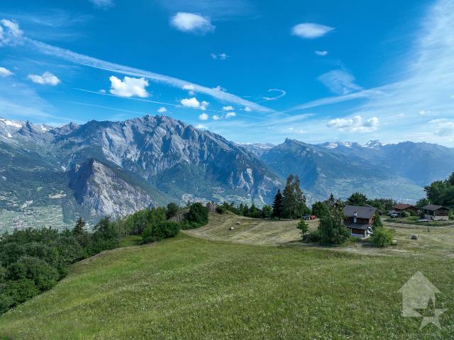 Außergewöhnliche Chalets, die im Herzen eines Ökobezirks in La Tzoumaz gebaut werden sollen