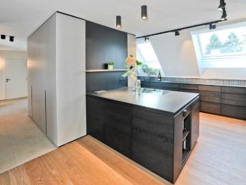 Außergewöhnliche Dachgeschosswohnung Nähe Türkenschanzpark